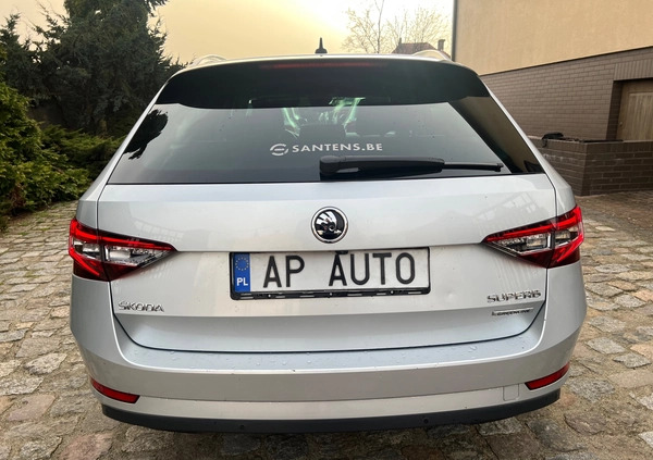 Skoda Superb cena 59900 przebieg: 239000, rok produkcji 2018 z Mieroszów małe 781